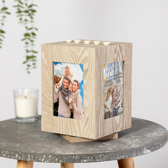 Cornice cubica girevole in legno 