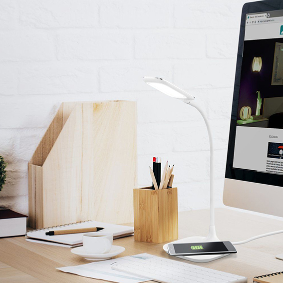 Lampada con ricarica QI e dimmer touch 