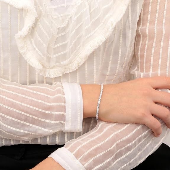 Bracciale in argento con zirconi TESORI